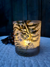 Carica l&#39;immagine nel visualizzatore di Gallery, Portatealight Con Decorazione Foglie Dorato
