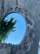 Carica l&#39;immagine nel visualizzatore di Gallery, Specchio Decorato Con Portacandela
