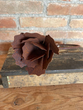 Carica l&#39;immagine nel visualizzatore di Gallery, Decorazione Con Anello E Rosa
