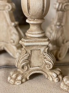 Candelabro Con Base Decorato