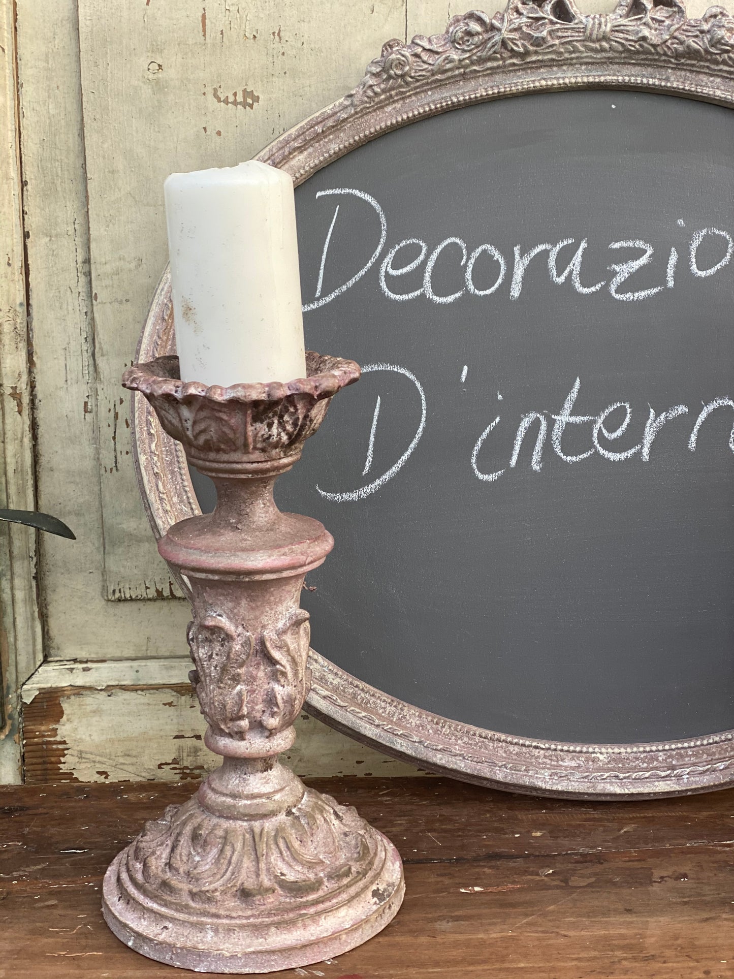 Candelabro Con Decoro Foglie