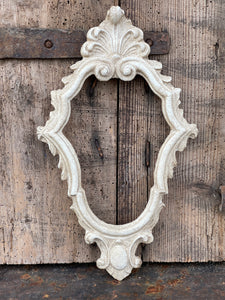 Cornice Con Punta