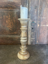 Carica l&#39;immagine nel visualizzatore di Gallery, Candelabro Legno Naturale e Oro
