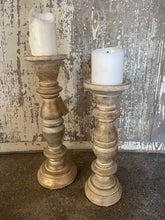 Carica l&#39;immagine nel visualizzatore di Gallery, Candelabro Legno Naturale e Oro
