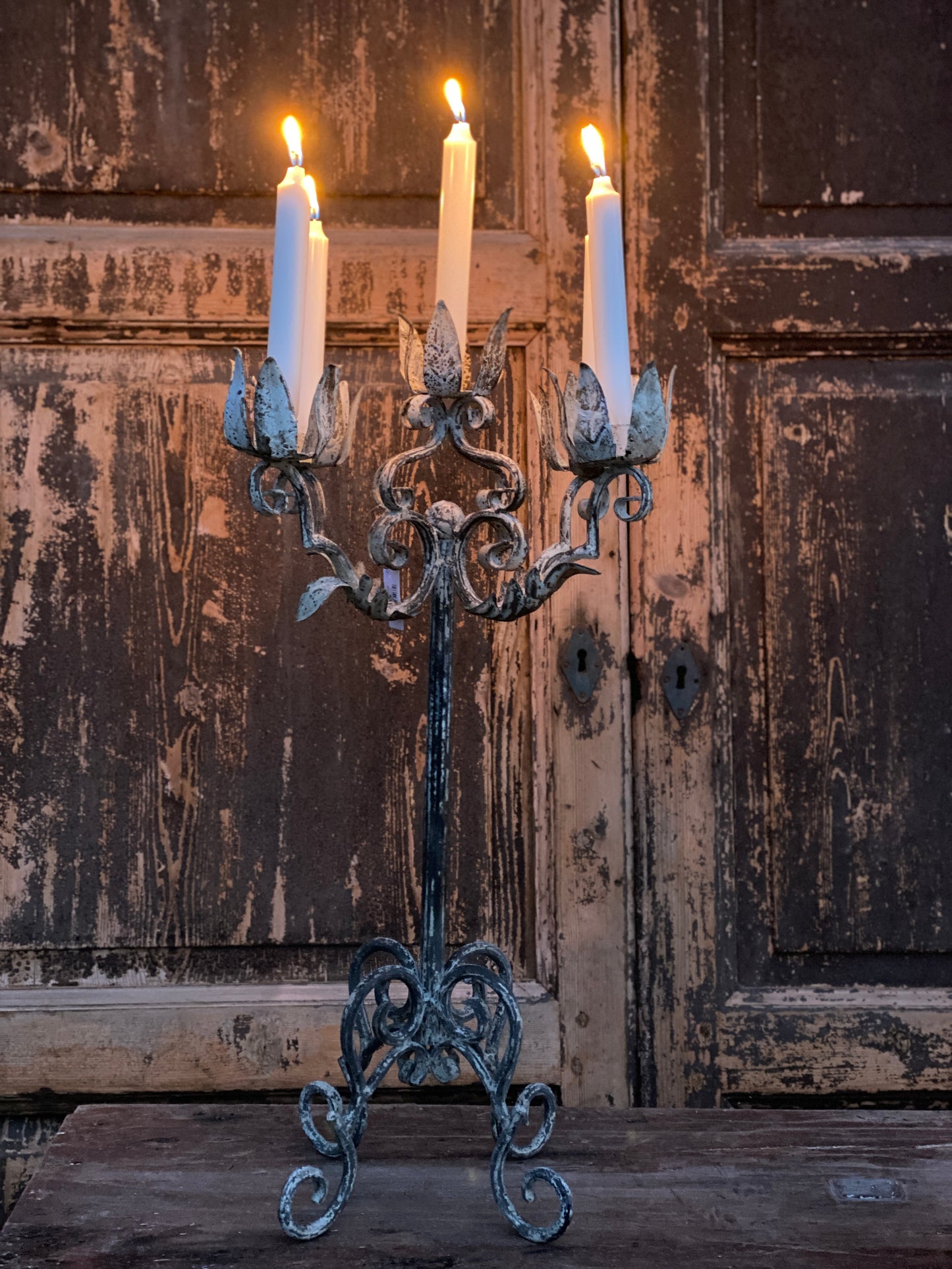 Candelabro A Cinque Candele Con Foglie