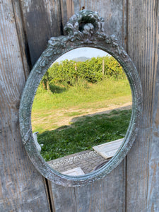 Specchio Con Punta Decorata A Ghirlanda