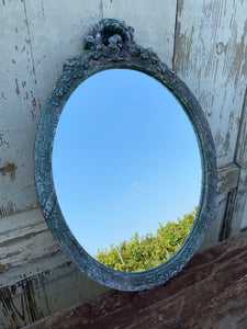 Specchio Con Punta Decorata A Ghirlanda