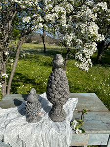 Decoro Uccellino Con Pigna Su Piedistallo