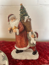 Carica l&#39;immagine nel visualizzatore di Gallery, Decoro Santa Claus Con Bimbo e Led
