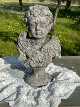 Carica l&#39;immagine nel visualizzatore di Gallery, Busto Angioletto Su Piedistallo
