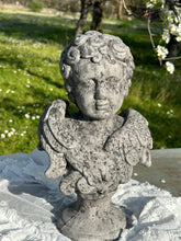 Carica l&#39;immagine nel visualizzatore di Gallery, Busto Angioletto Su Piedistallo
