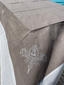 Tovaglia  Provenzale Elegance Tortora Con Bordo Bianco