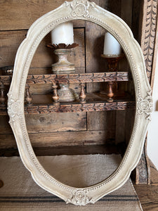 Cornice Ovale Con Decori Rotondi
