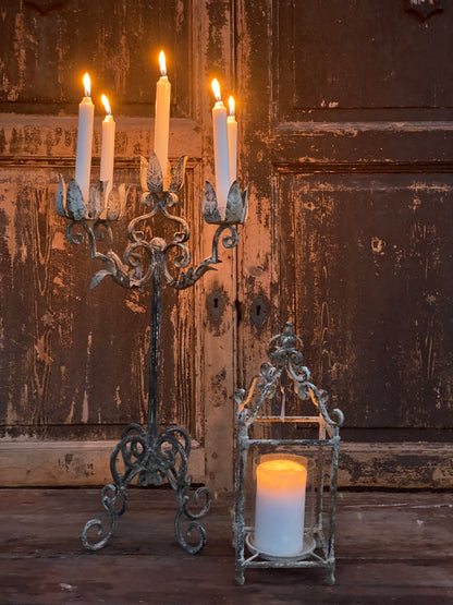 Candelabro A Cinque Candele Con Foglie