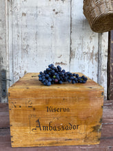 Carica l&#39;immagine nel visualizzatore di Gallery, Cassa vino riserva ambassador
