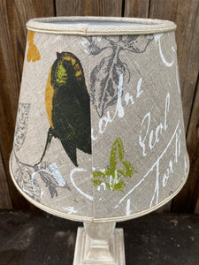 Lampada in legno piccola con paralume disegno uccelli