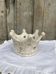 Corona Decorata In Pietra
