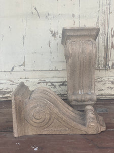 Capitello In Legno