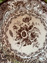 Load image into Gallery viewer, Piatto Da Portata  Marrone Old England Con Decorazione Floreale
