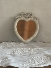 Carica l&#39;immagine nel visualizzatore di Gallery, Specchio Cuore Nodo D&#39;Amore
