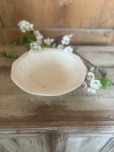 Carica l&#39;immagine nel visualizzatore di Gallery, Insalatiere Bianca Con Decoro Artic White

