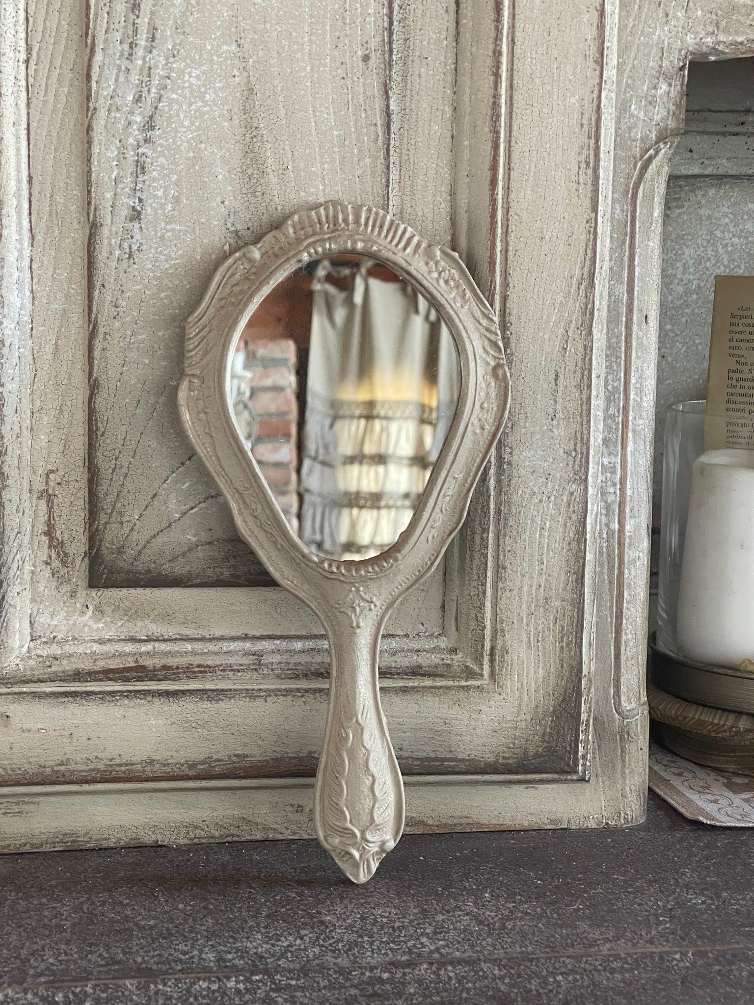 Specchio Ovale Decorato Con Manico – Shabby Barn